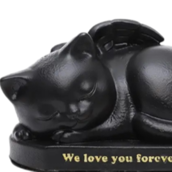 Urn in de vorm van een kat met de tekst we love you forever