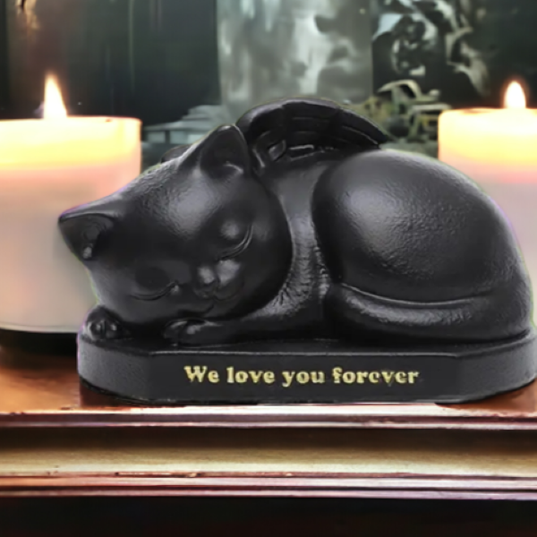 Urn in de vorm van een kat met de tekst we love you forever