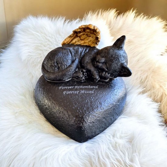 Urn Kat met Engelvleugels