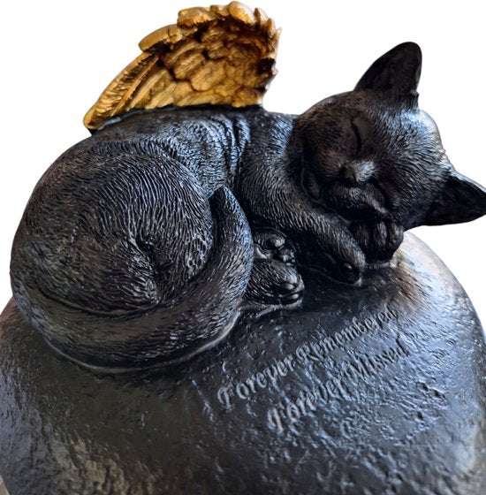 Urn Kat met Engelvleugels