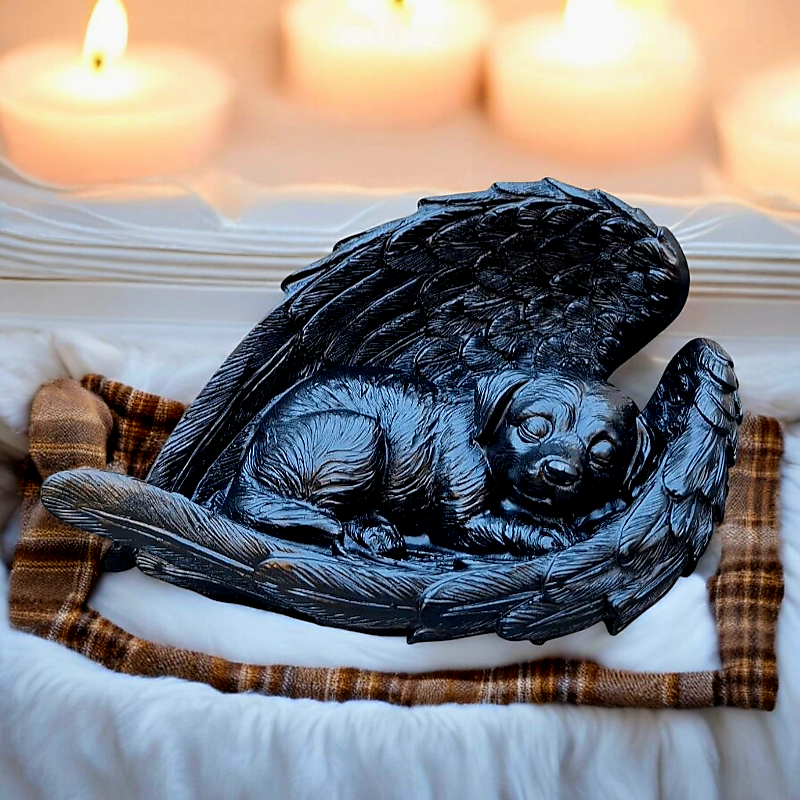 Zwarte Honden Urn – Slapend Hondje met Engelenvleugels