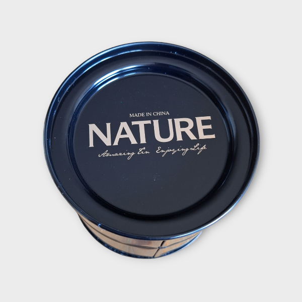 Zwarte urn Nature