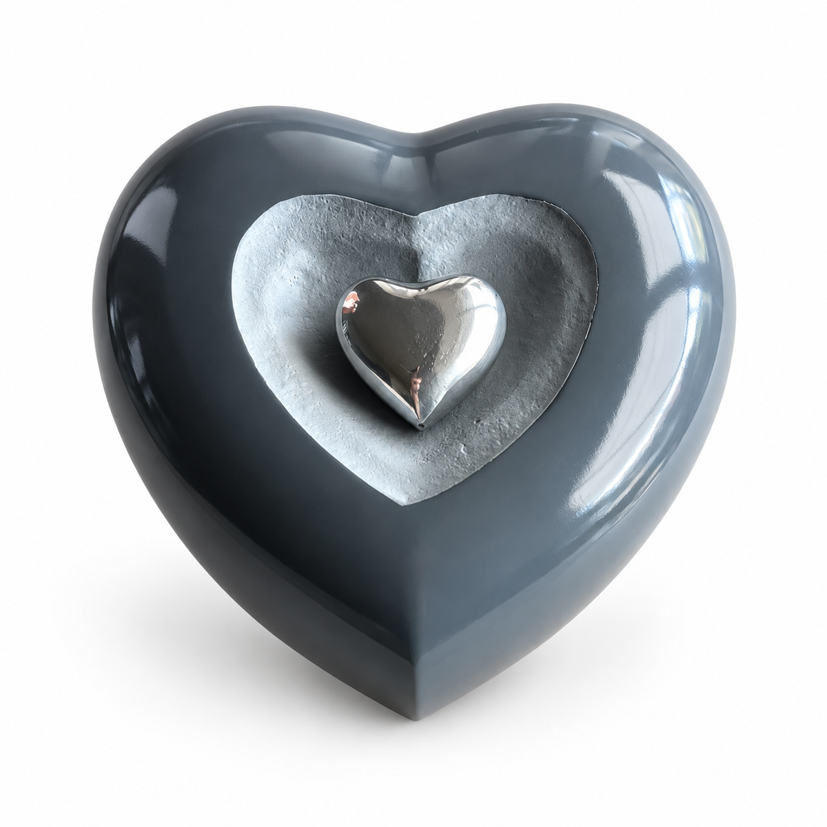 De laatste aai hartvormige urn voor huisdieren in grijs aluminium met een decoratief zilverkleurig hartje.