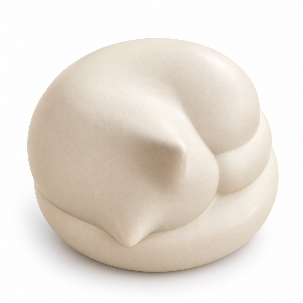 De laatste aai witte keramische urn in de vorm van een opgerolde slapende kat met een matte afwerking.