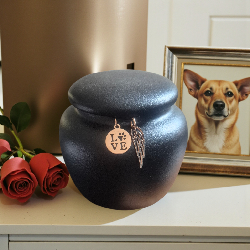 Mini urn with keepsake pendants - 7 x H 7 cm