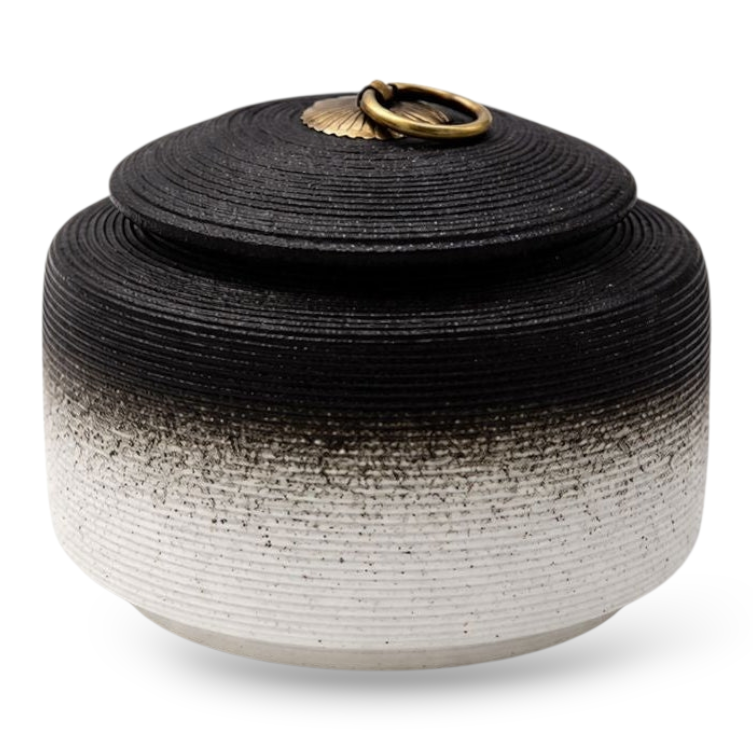 Black and White Urn - 660 ml
