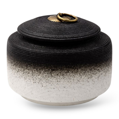 Black and White Urn - 660 ml